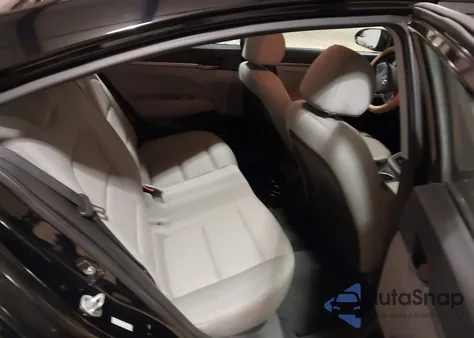 2017 Hyundai Elantra Se z USA, uszkodzony, nr VIN KMHD74LF5HU115553